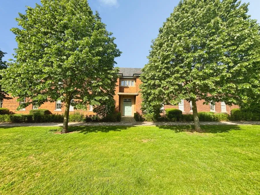 1 bed flat for sale, The Parade, Caversfield, OX27
