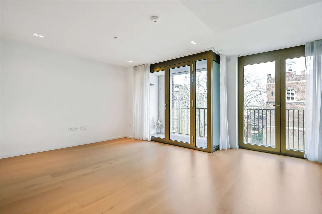 Bartholomew Close, London, EC1A 7BF, photo 4