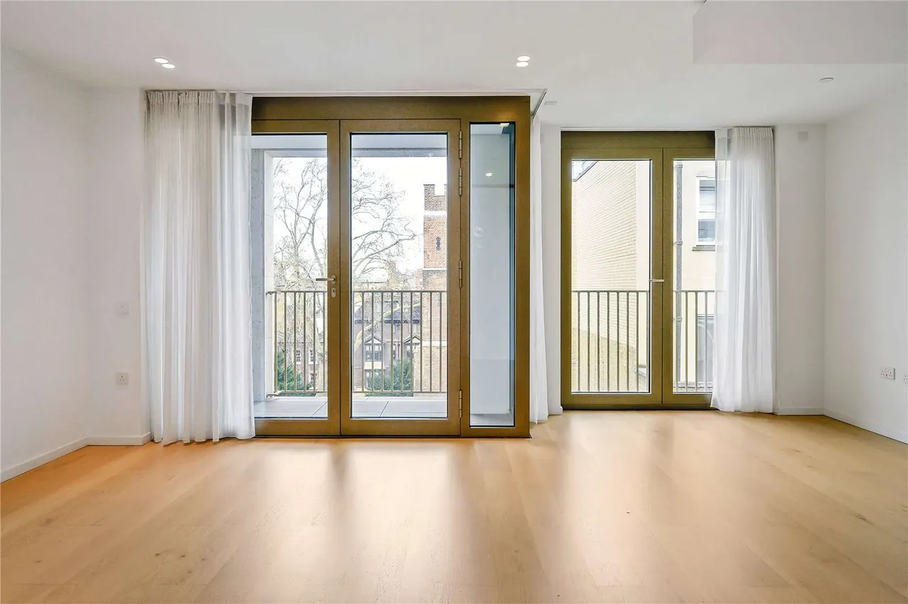 2 bed flat for sale — Bartholomew Close, London, EC1A 7BF