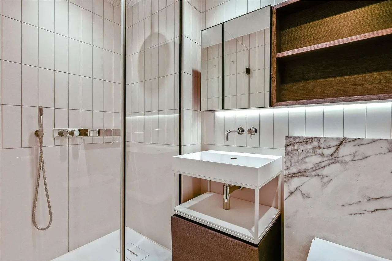 Bartholomew Close, London, EC1A 7BF, photo 9