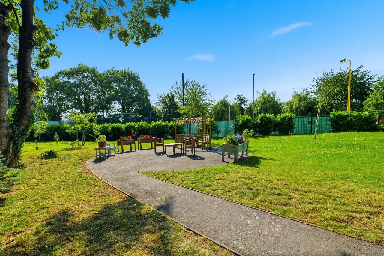 Wisteria Place, Burton Joyce, photo 23