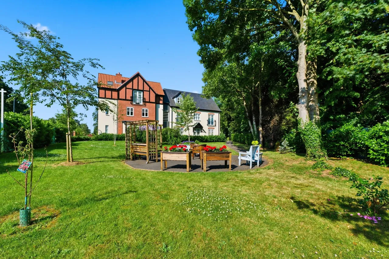 Wisteria Place, Burton Joyce, photo 2