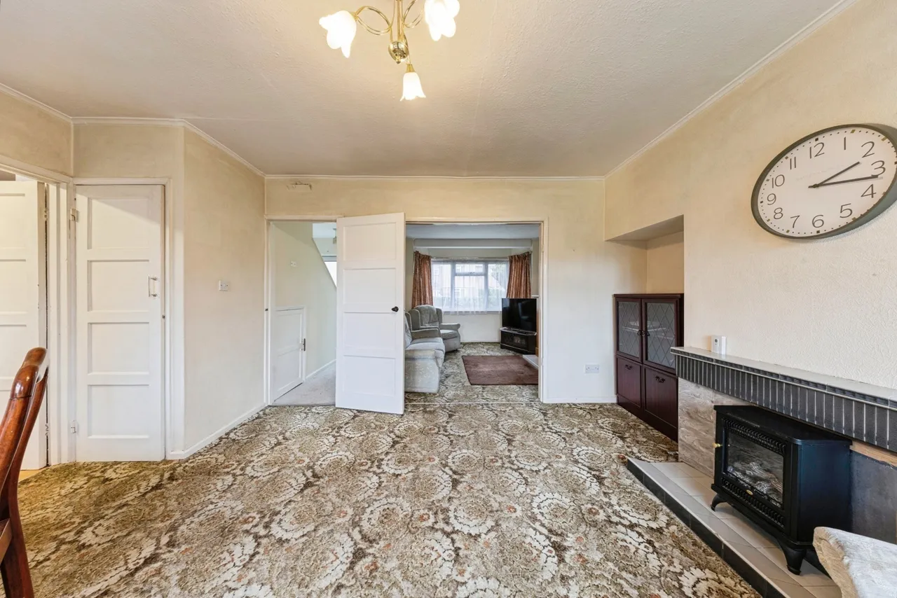 Hortonsfield Road, Yardley Gobion, Towcester, Northamptonshire, NN12, photo 3