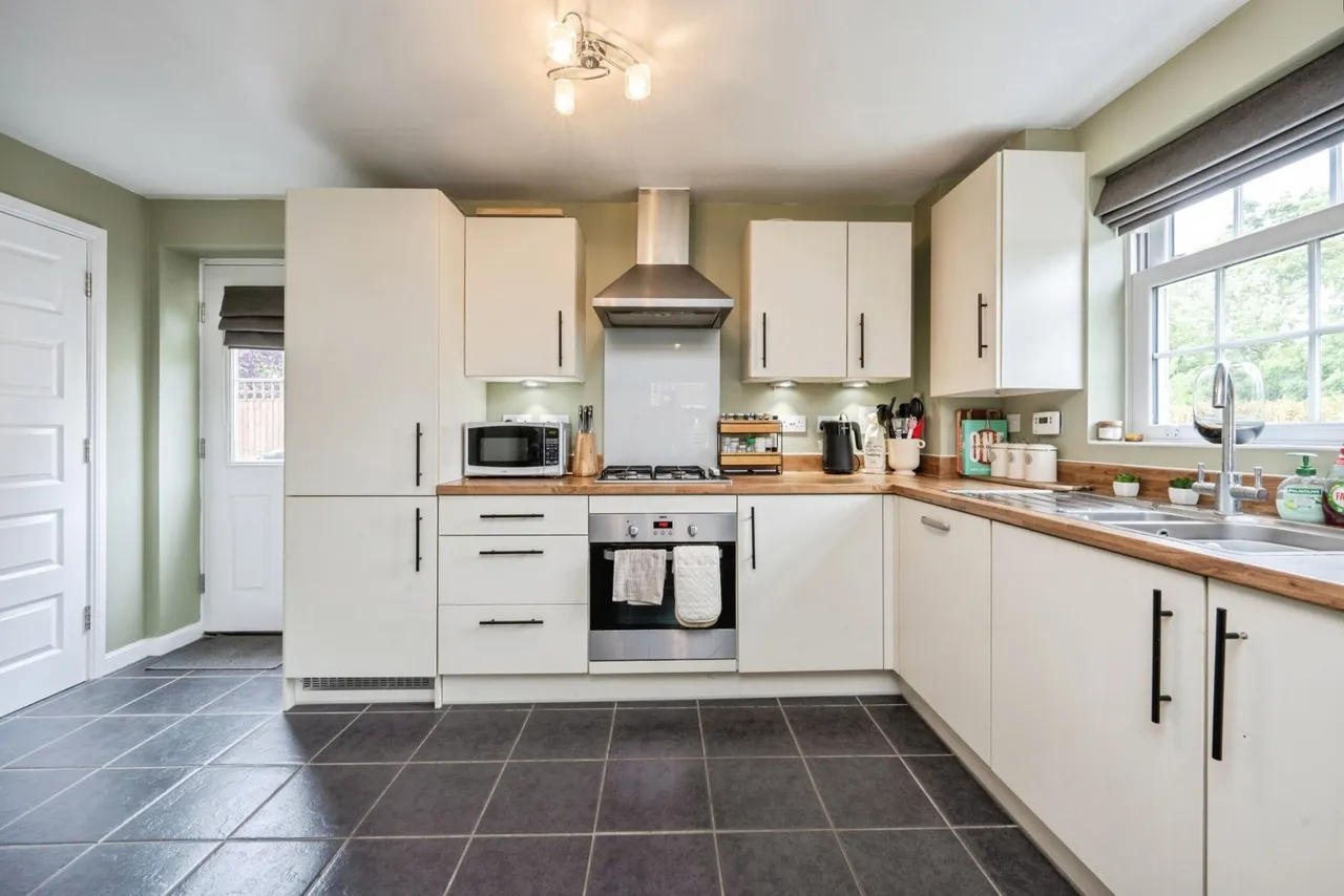 Crouch Gardens, Kempston, Bedford, Bedfordshire, MK42, photo 13
