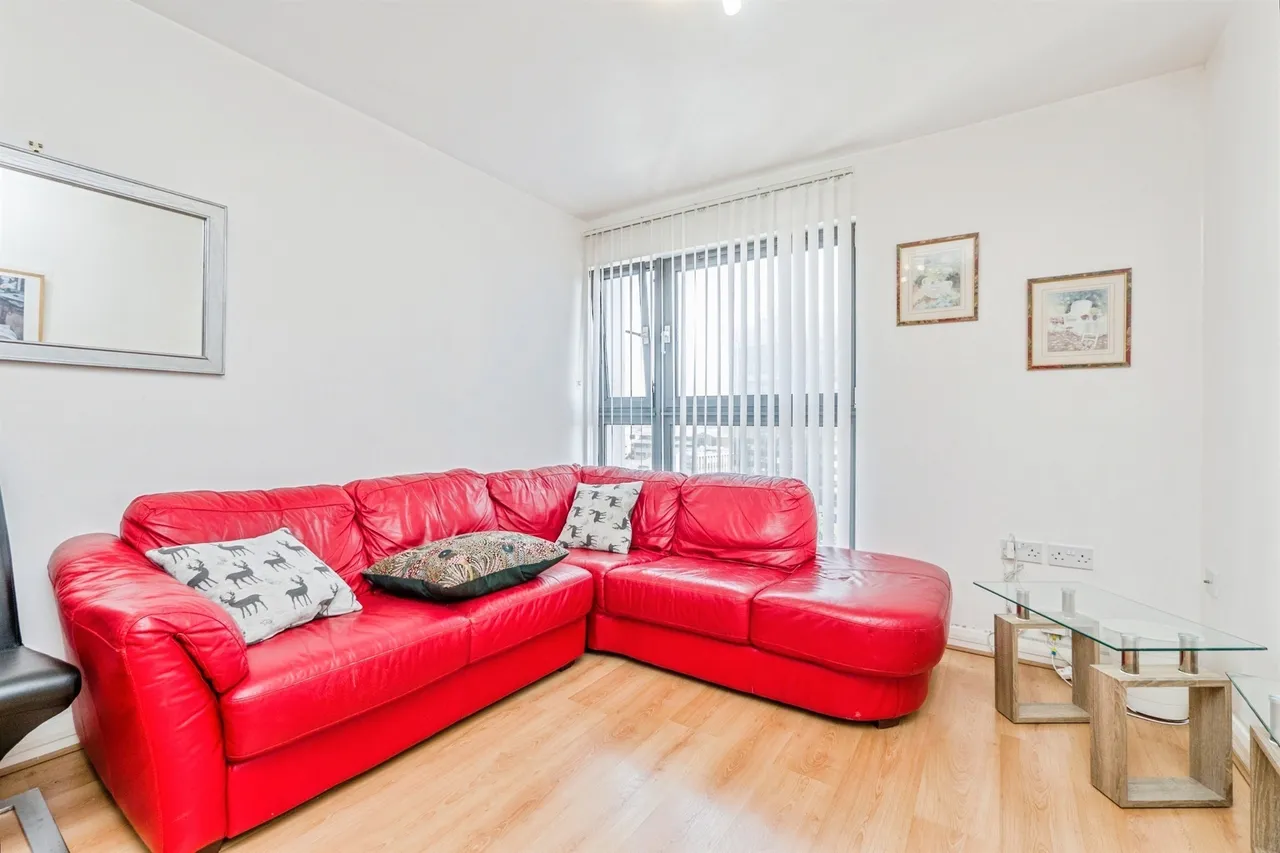 Landmark Place, Cardiff, CF10, photo 2
