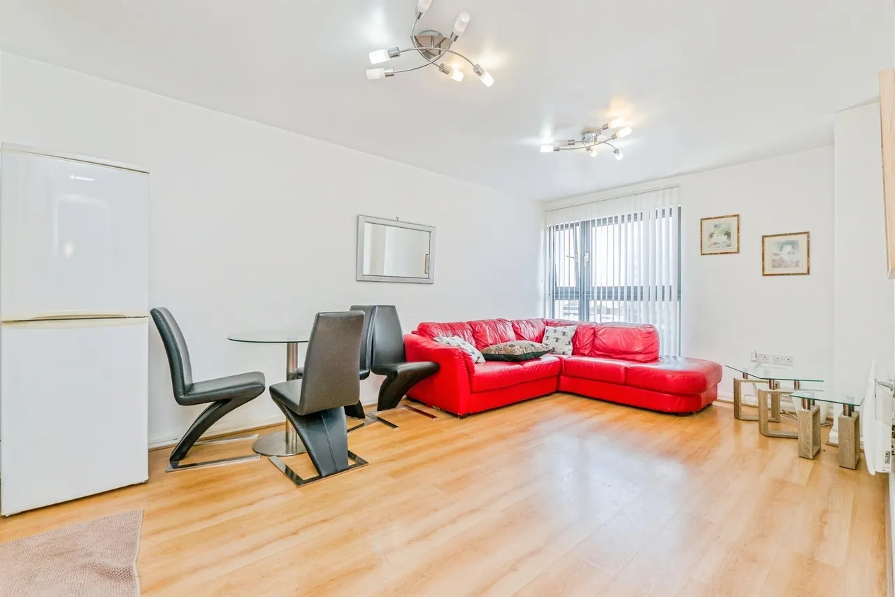 1 bed flat for sale, Landmark Place, Cardiff, CF10