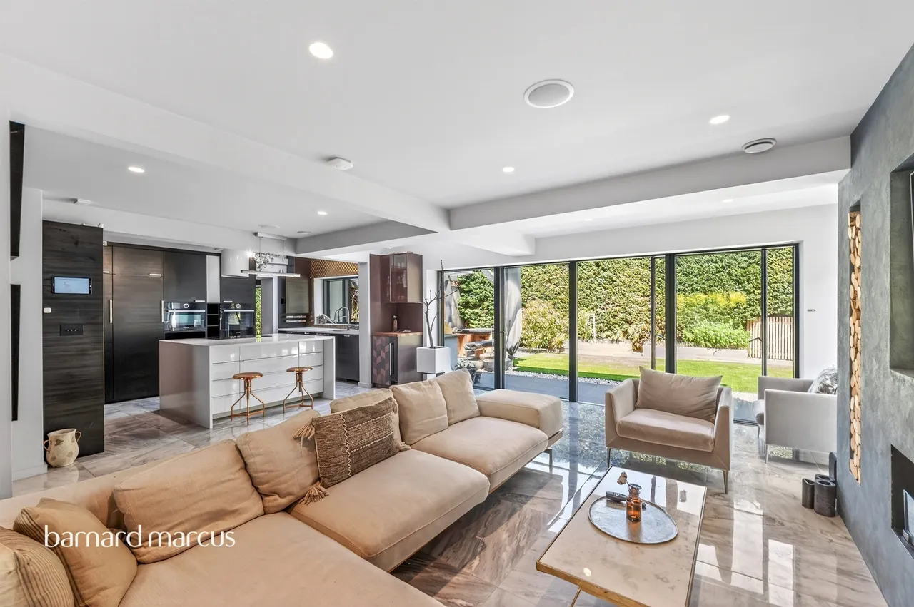 Auriol Park Road, Worcester Park, KT4, photo 4