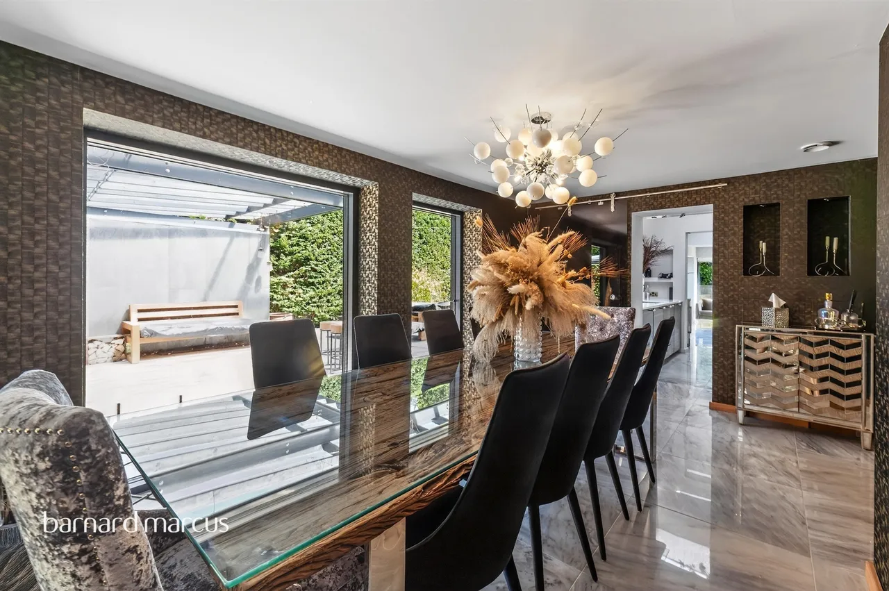Auriol Park Road, Worcester Park, KT4, photo 9
