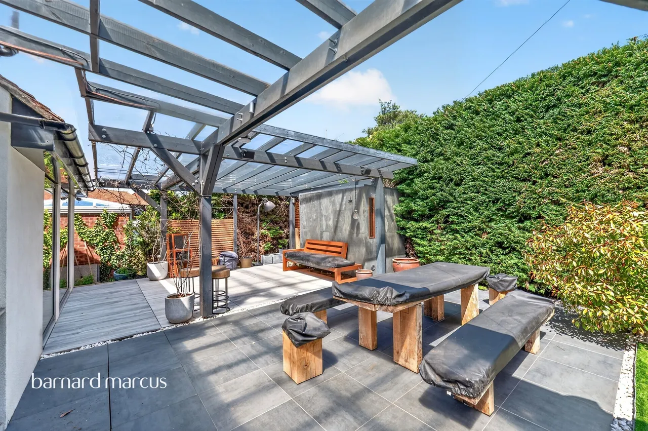 Auriol Park Road, Worcester Park, KT4, photo 16