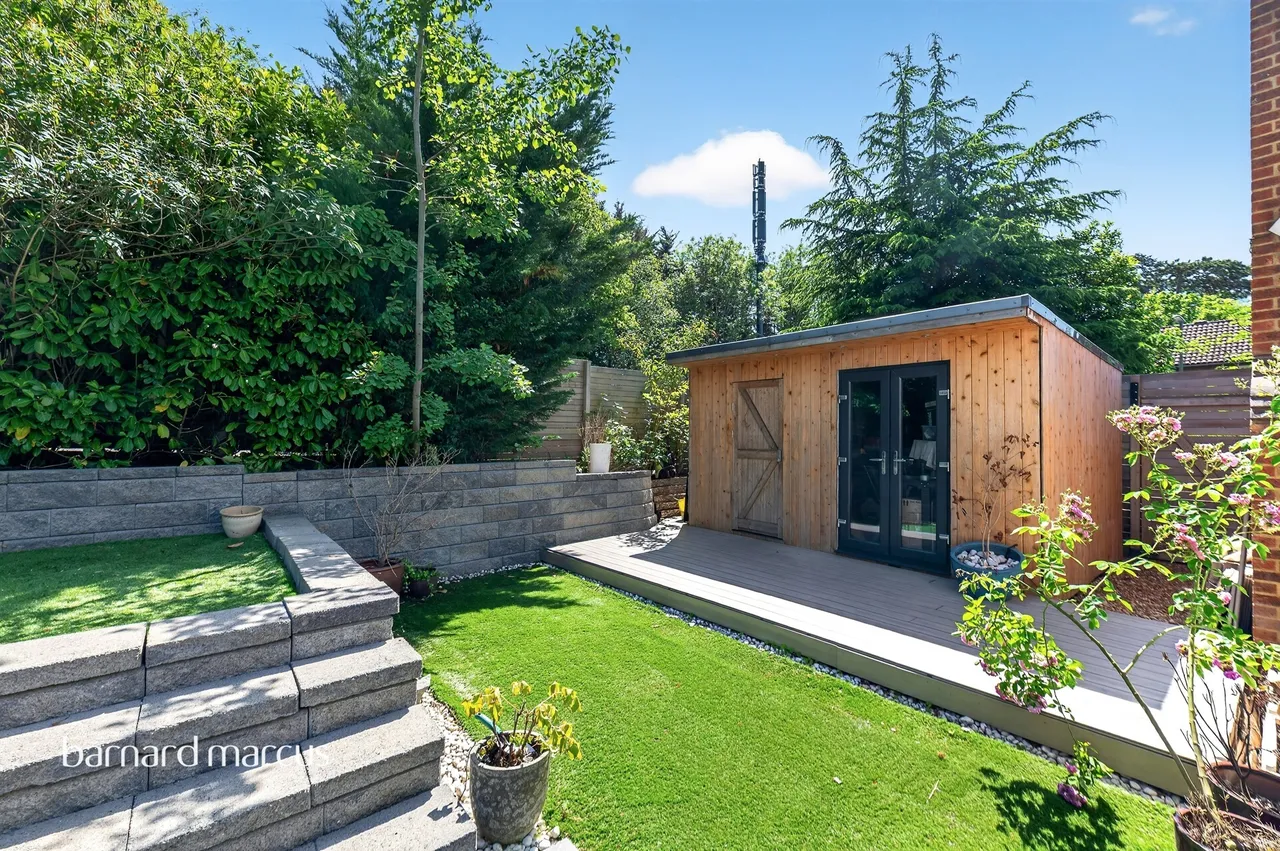 Auriol Park Road, Worcester Park, KT4, photo 19