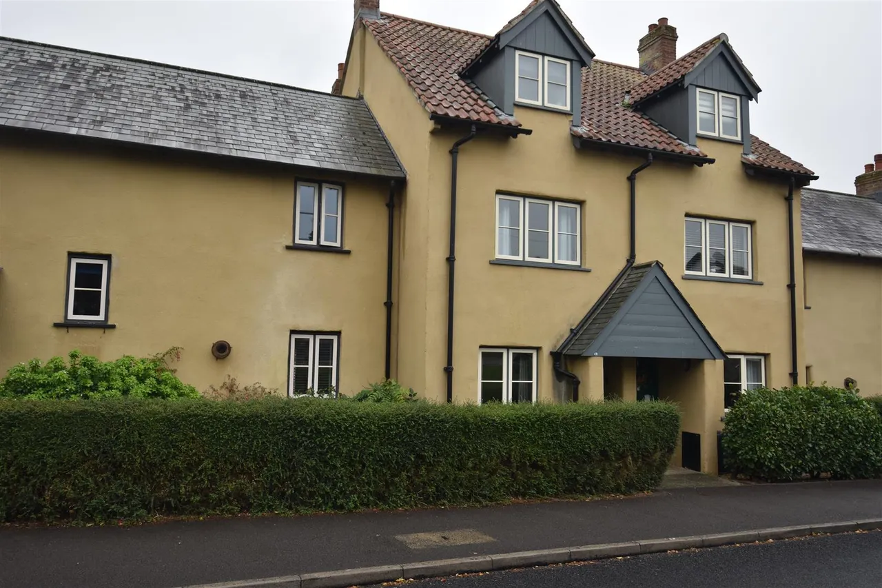 3 bed house to rent, Hele Road, Bradninch