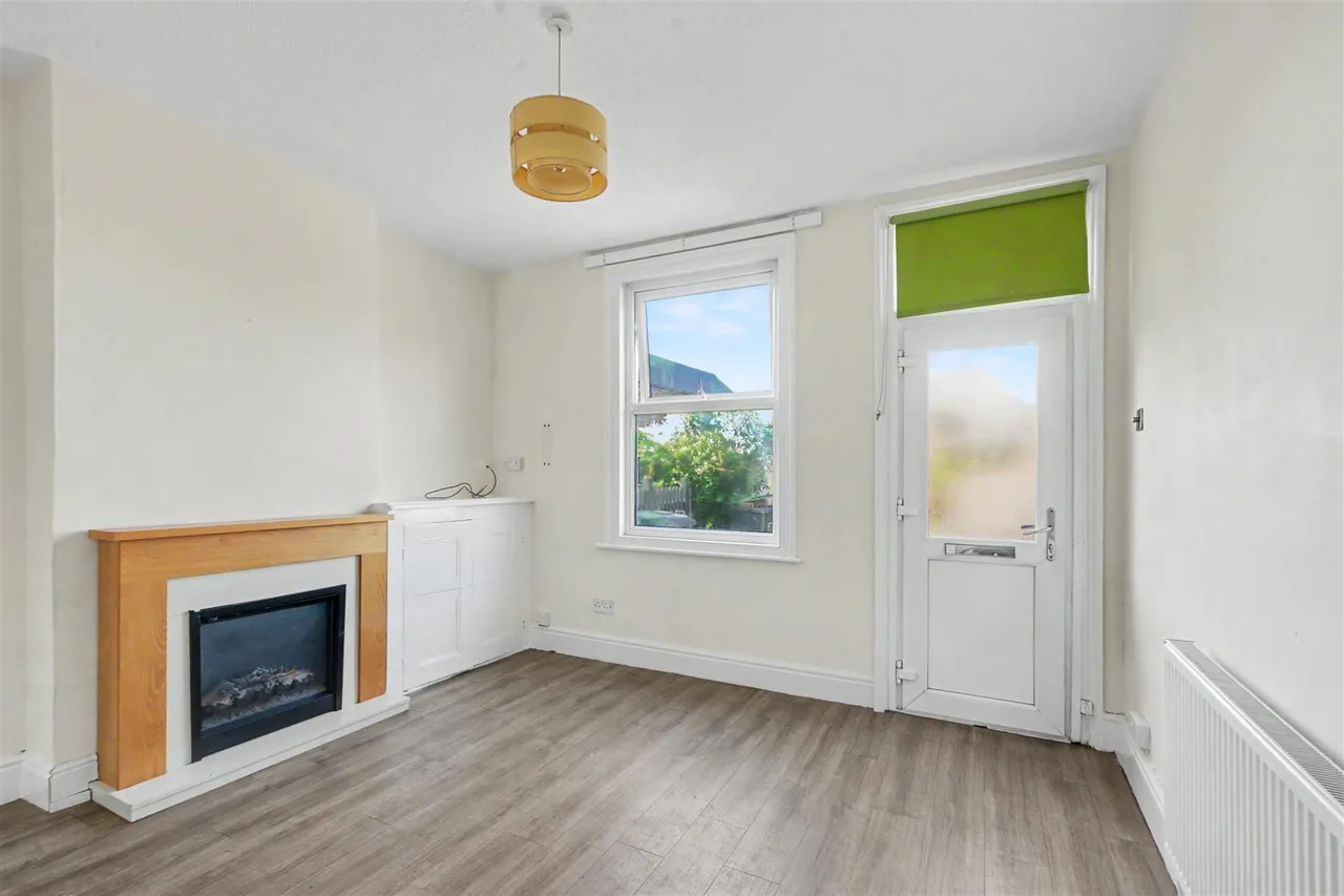 St. James Terrace, Stapleford, NG9, photo 2