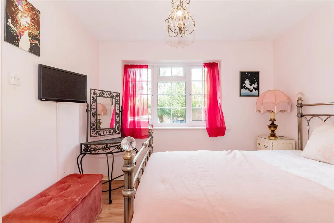 Fairway Heights, Camberley, photo 16