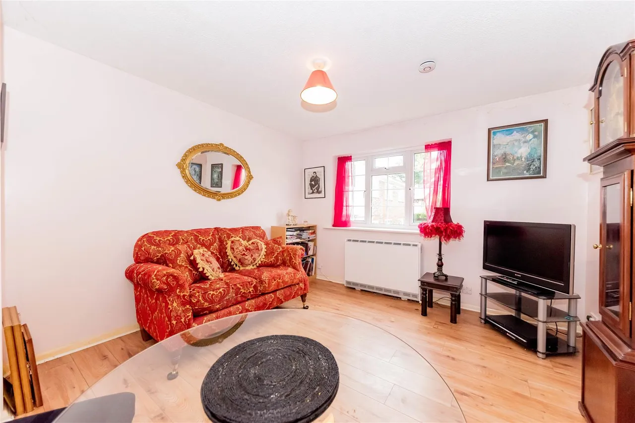 Fairway Heights, Camberley, photo 15