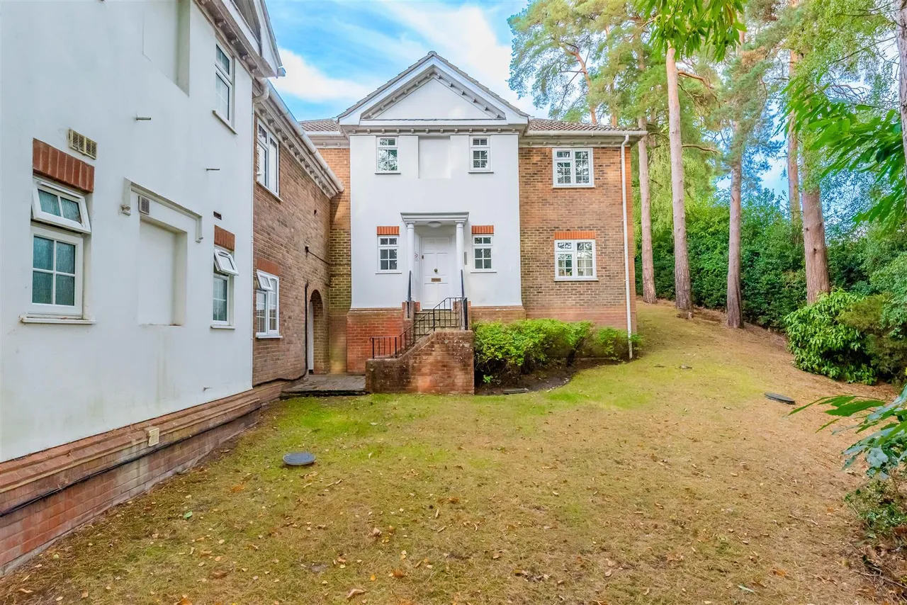 1 bed flat for sale, Fairway Heights, Camberley