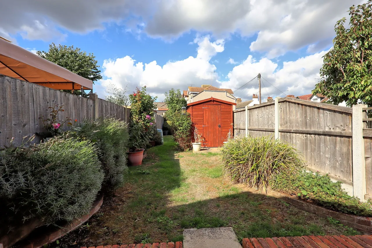 Fobbing Road, Corringham, SS17, photo 24