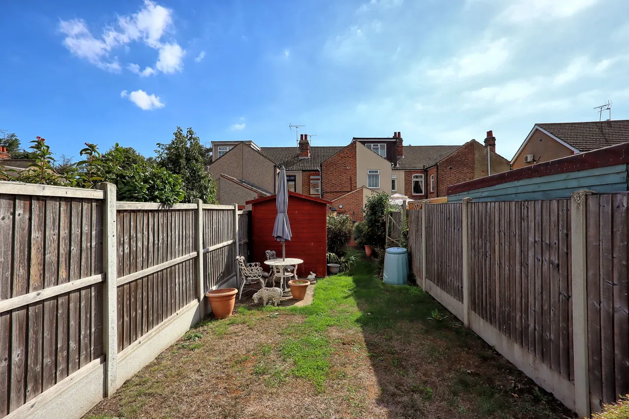 Fobbing Road, Corringham, SS17, photo 26