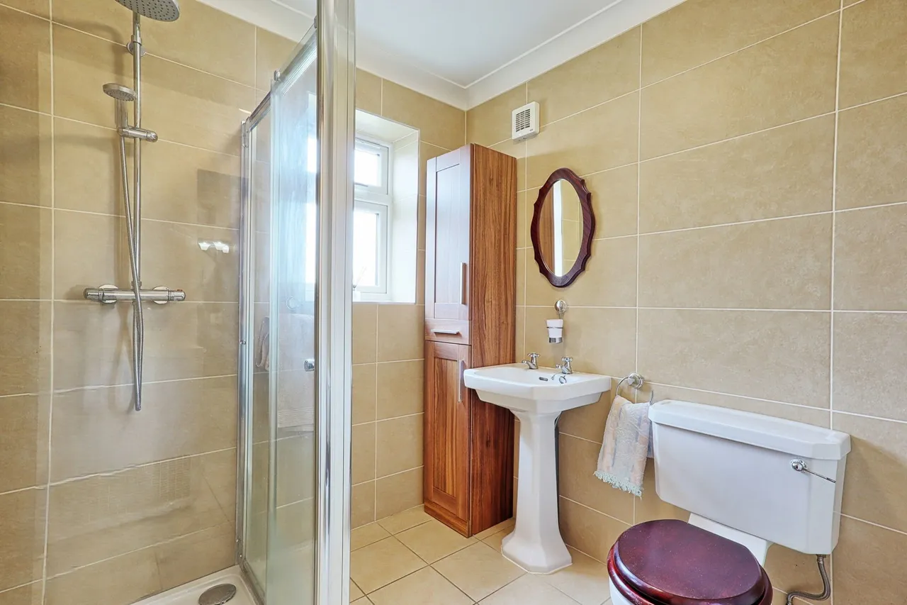 Fobbing Road, Corringham, SS17, photo 13