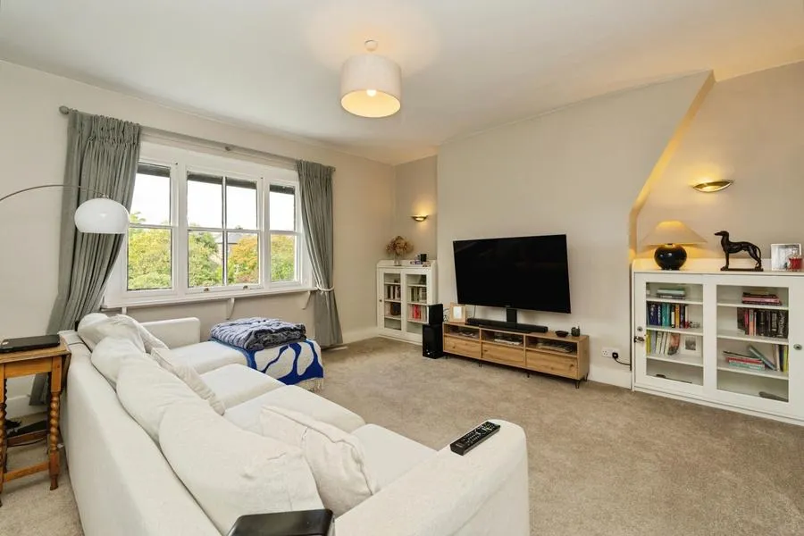 Marlborough Road, Richmond, TW10, photo 3
