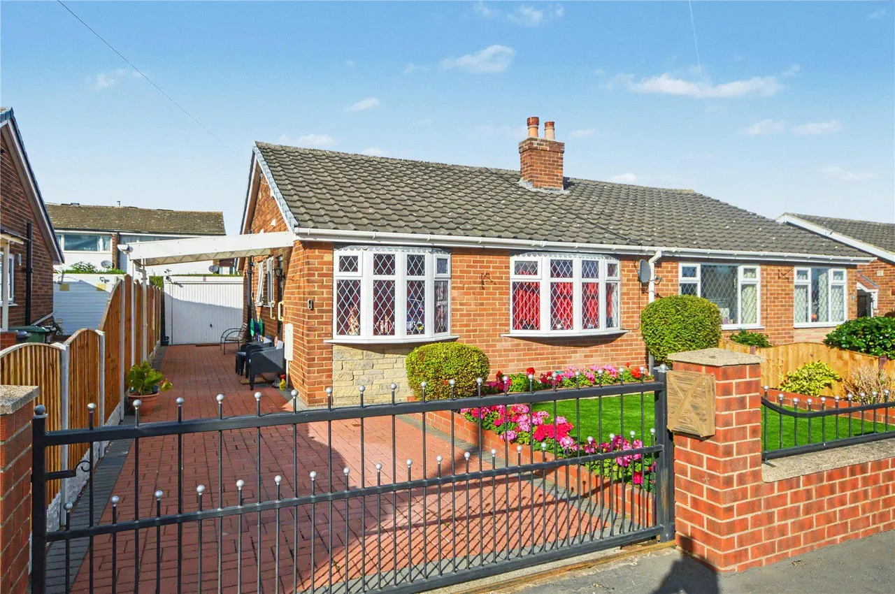 2 bed house for sale, High Ridge Avenue, Rothwell, LS26