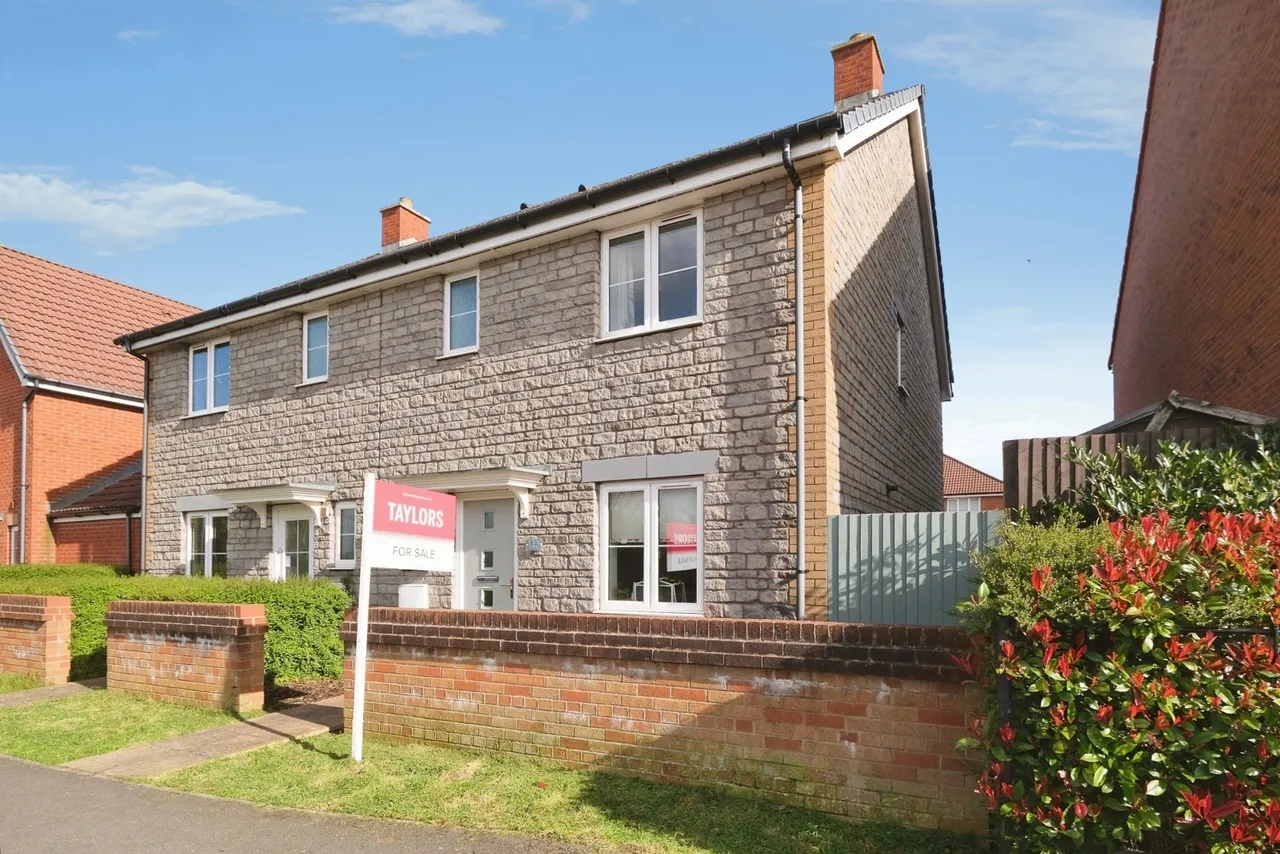 3 bed house for sale — Westerleigh Road, Yate, Bristol, BS37