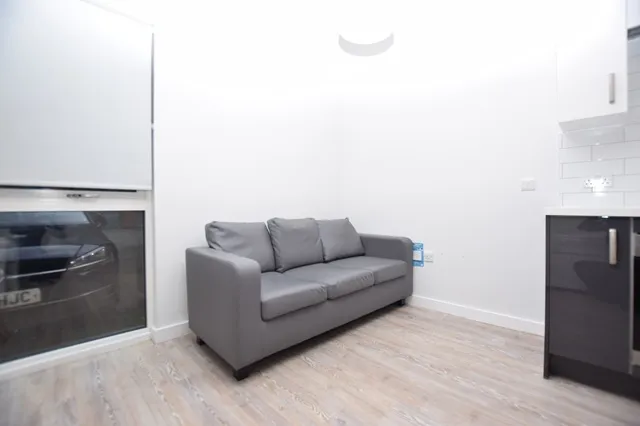 Burton, Dun Works, 25 Acorn Street, Sheffield, S3 8EY, photo 3