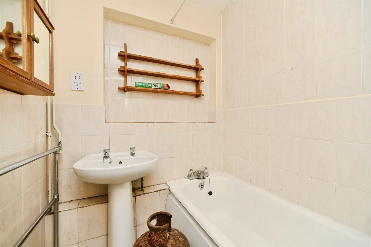 Cliff Avenue, Peacehaven, BN10, photo 15