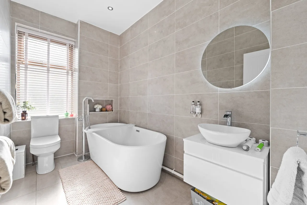 Barnsley Road, Cudworth, S72, photo 15