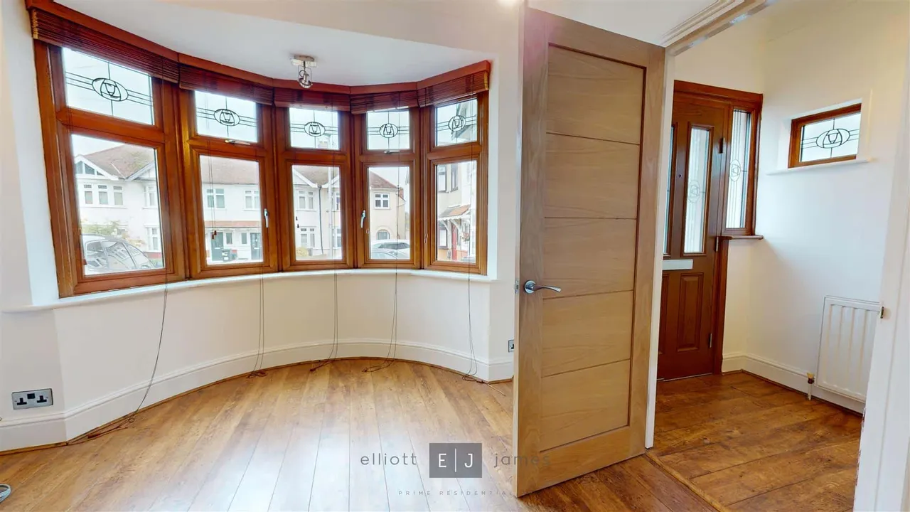 Manorway, Woodford Green, photo 4