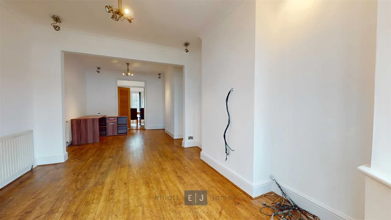 Manorway, Woodford Green, photo 5