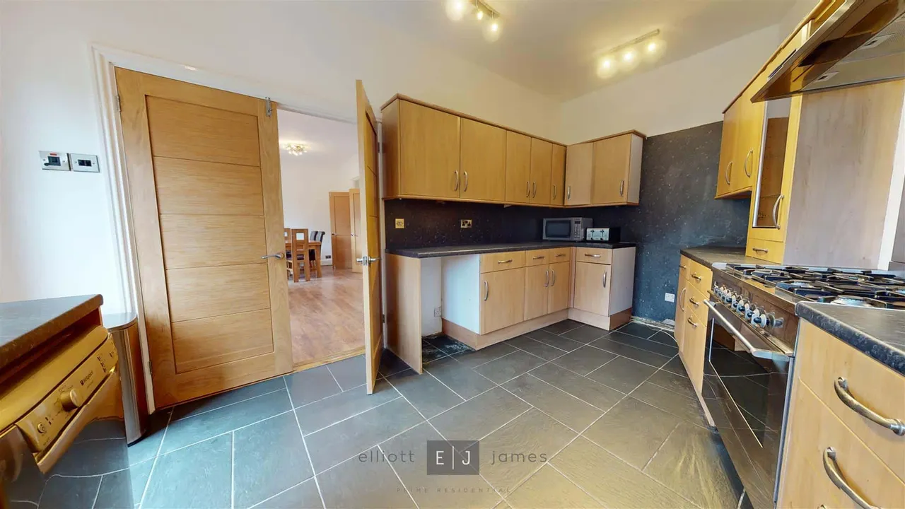 Manorway, Woodford Green, photo 10