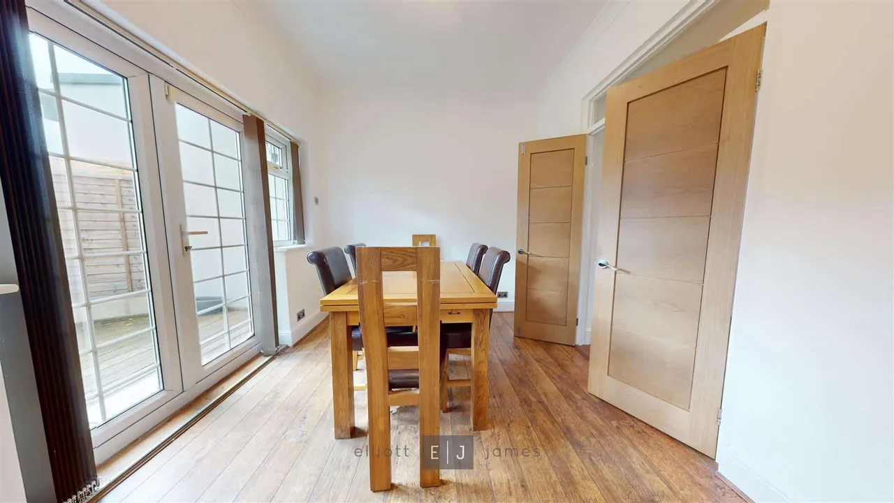 Manorway, Woodford Green, photo 8