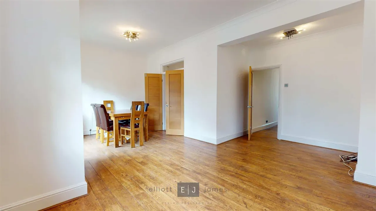 Manorway, Woodford Green, photo 6