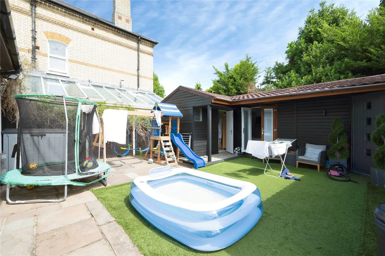 Chessington Road, Ewell, KT19, photo 4