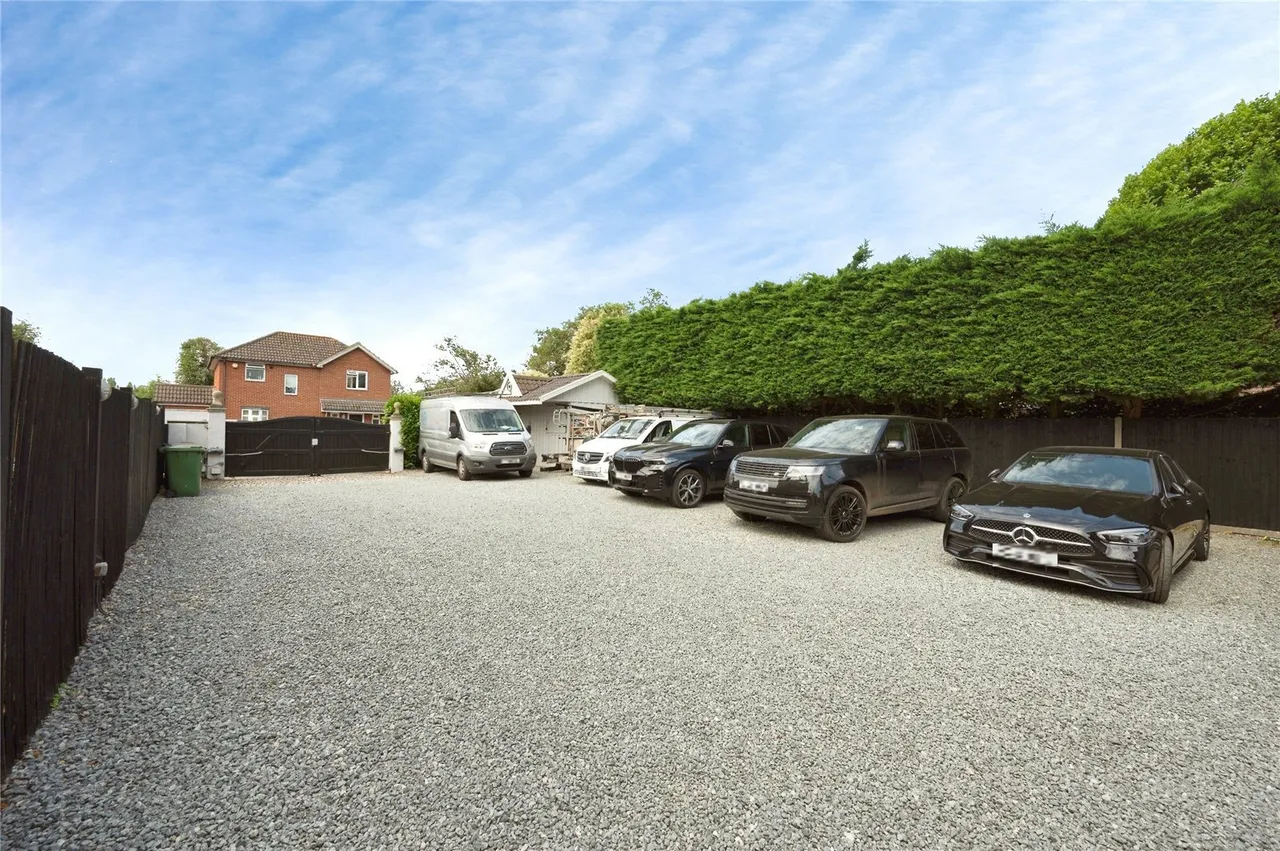 Chessington Road, Ewell, KT19, photo 13