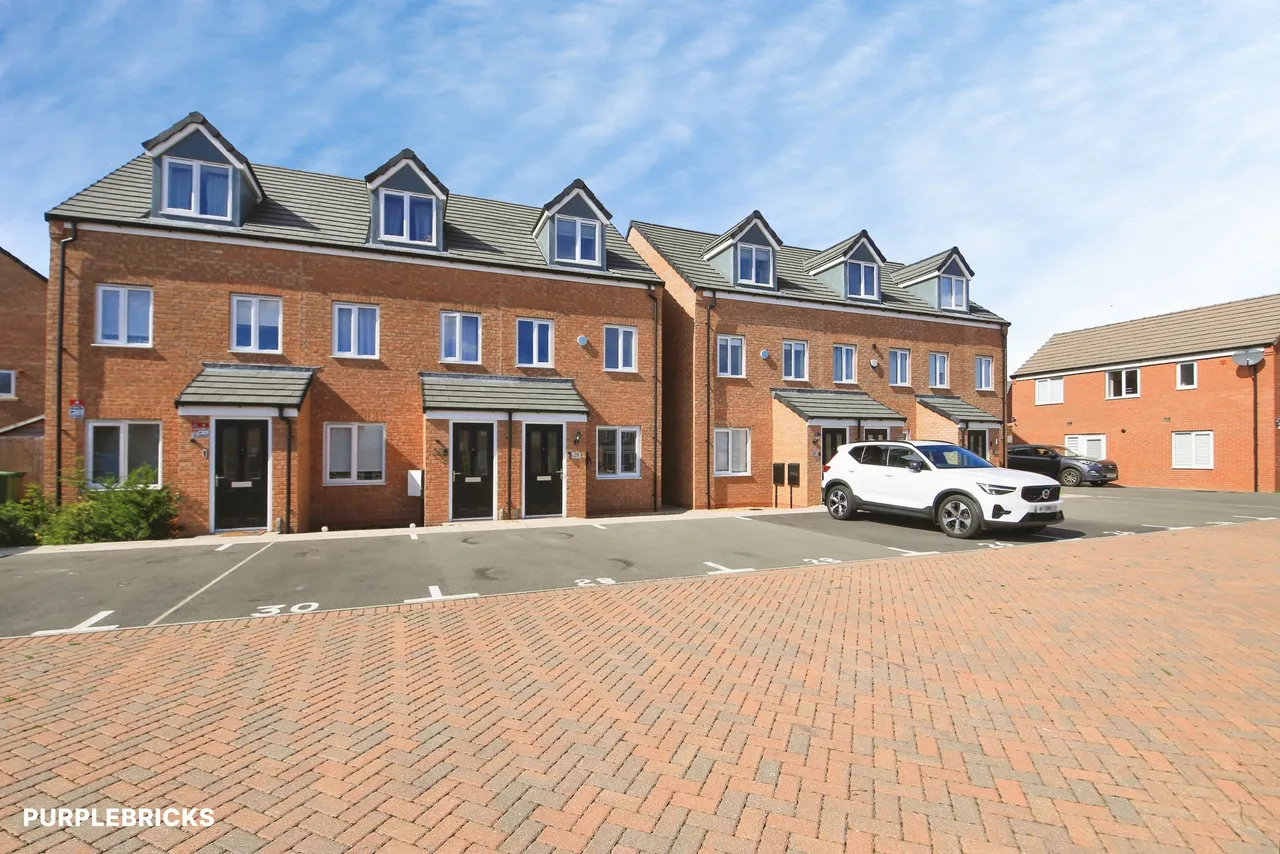 3 bed house for sale, Hector Drive, Peterborough, PE2