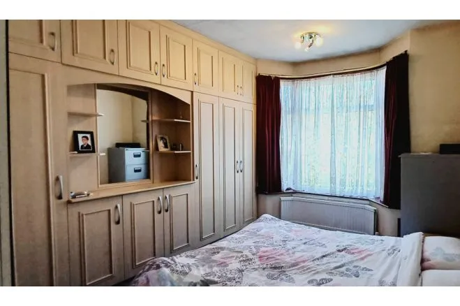 Shrewsbury Road, London, photo 11