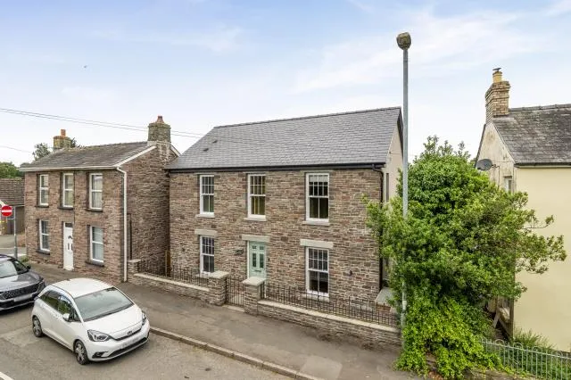 4 bed house for sale, Hay Road, Talgarth, LD3