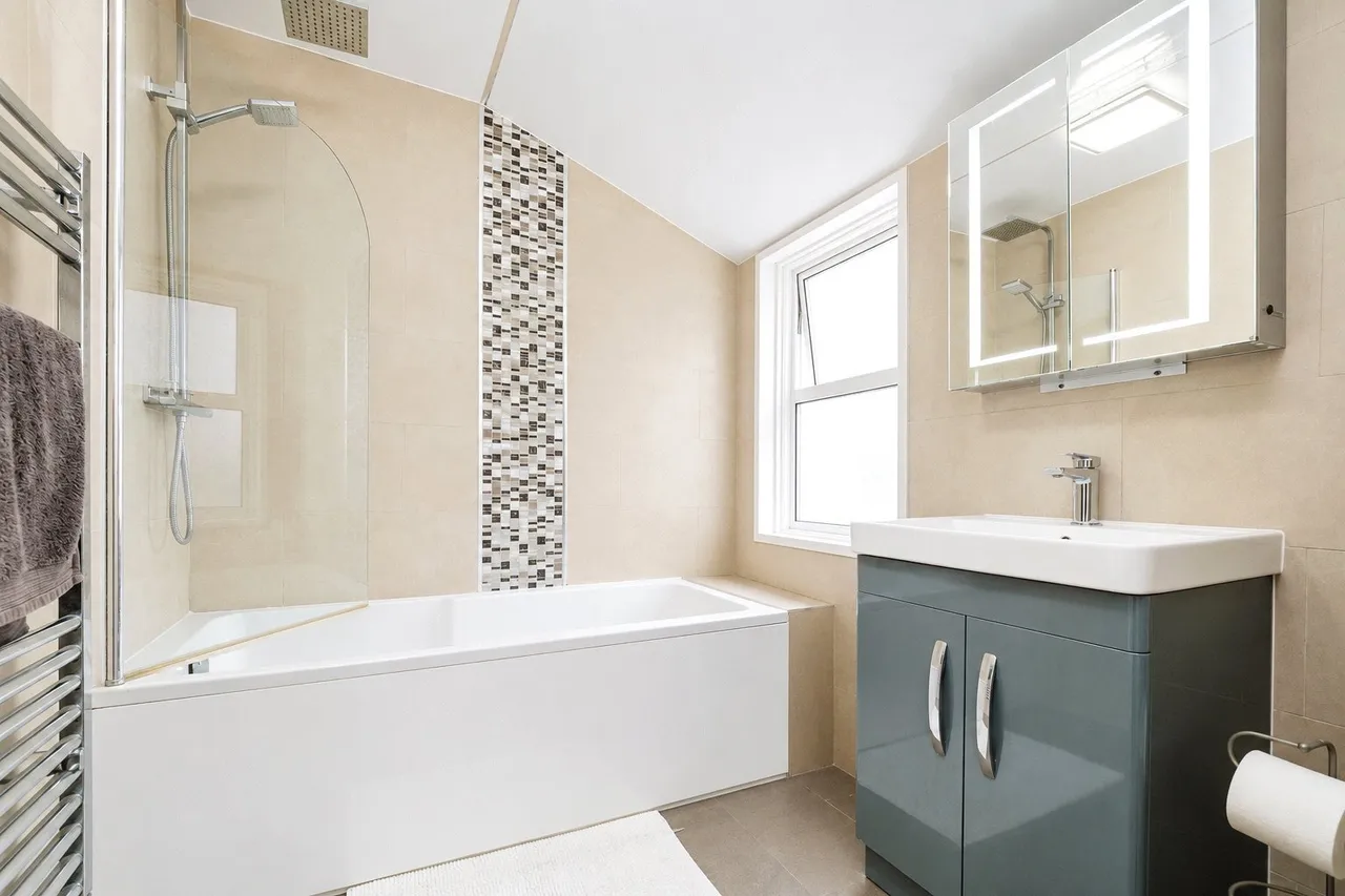 Byron Avenue, Manor Park, E12, photo 16