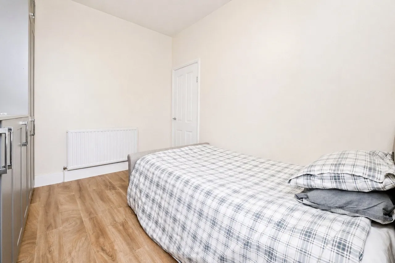 Byron Avenue, Manor Park, E12, photo 15