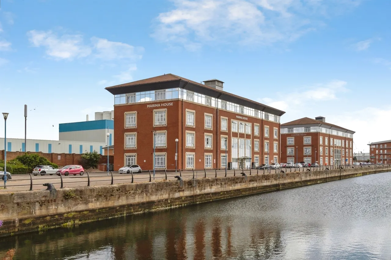 1 bed flat for sale — Harbour Walk, Hartlepool