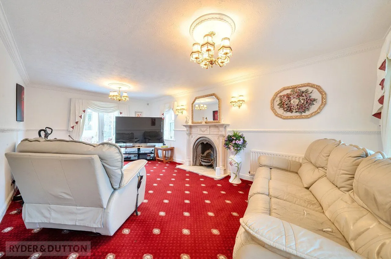 Rosethorns Close, Gladewood, M24, photo 5