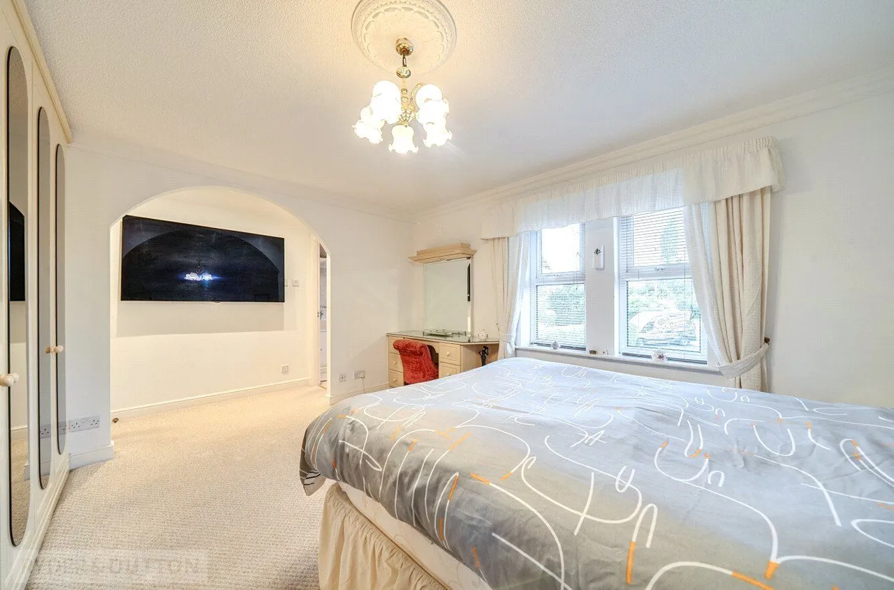 Rosethorns Close, Gladewood, M24, photo 13