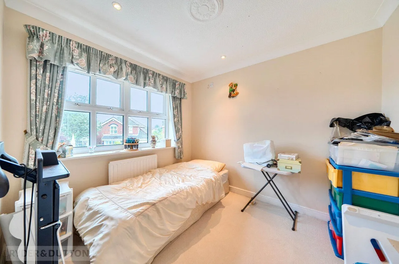 Rosethorns Close, Gladewood, M24, photo 20