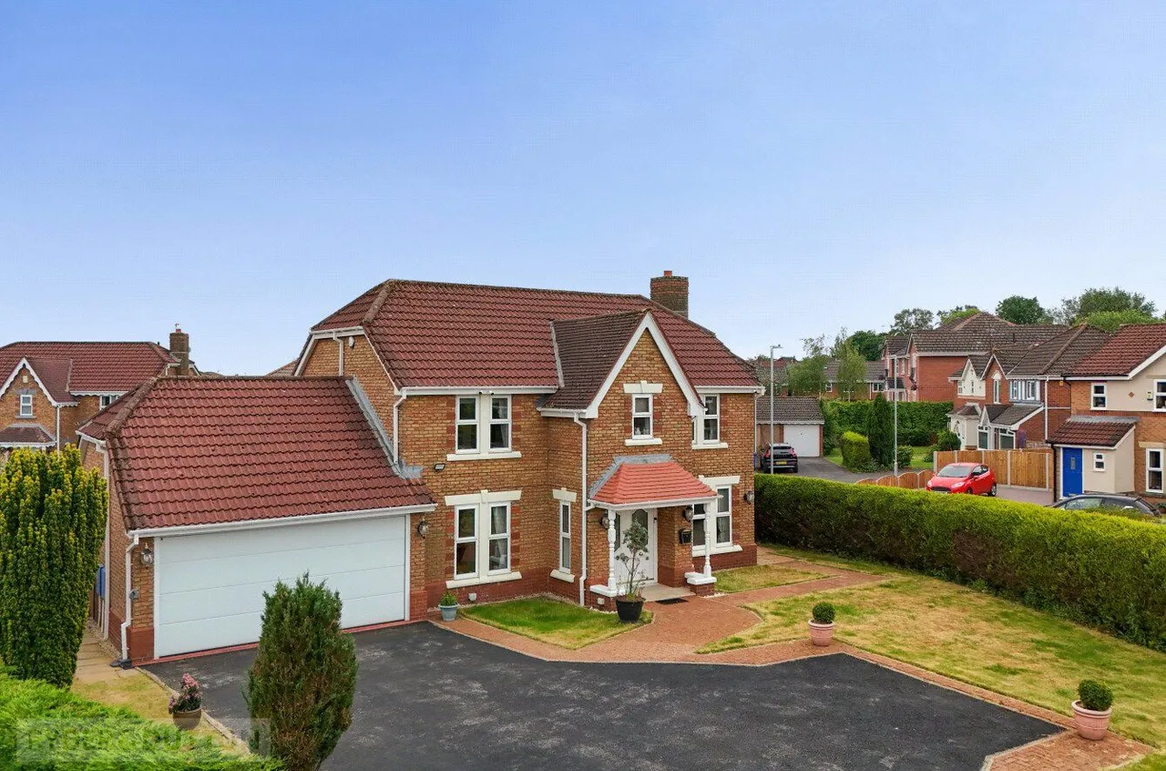 Rosethorns Close, Gladewood, M24, photo 23