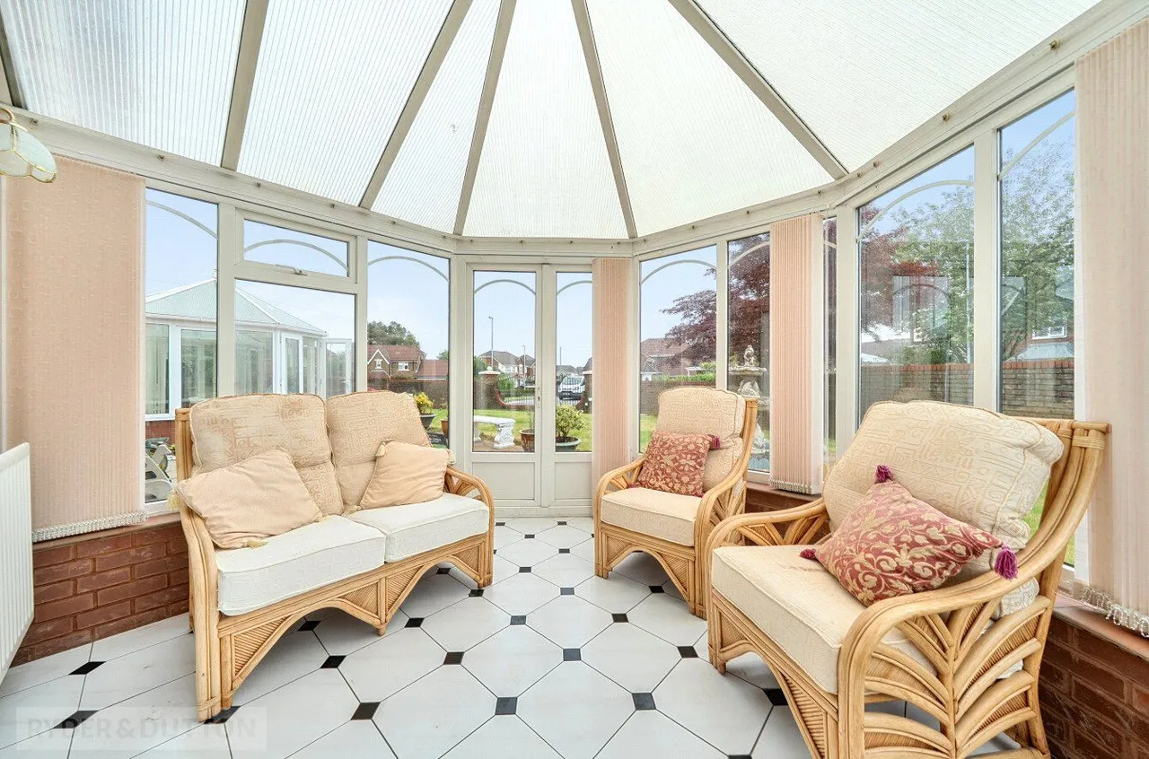 Rosethorns Close, Gladewood, M24, photo 10