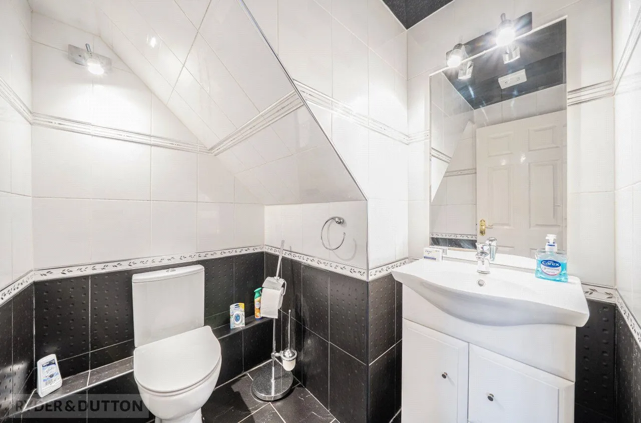 Rosethorns Close, Gladewood, M24, photo 22