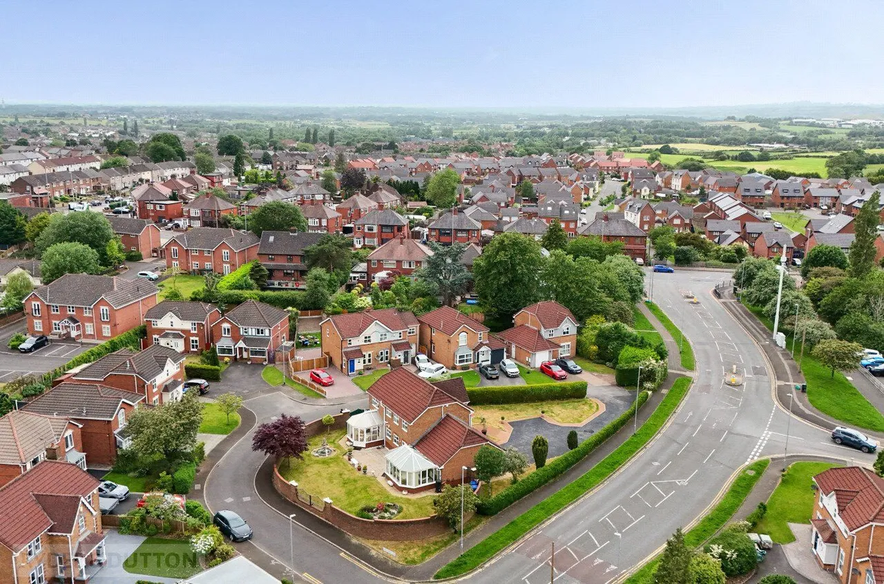 Rosethorns Close, Gladewood, M24, photo 24