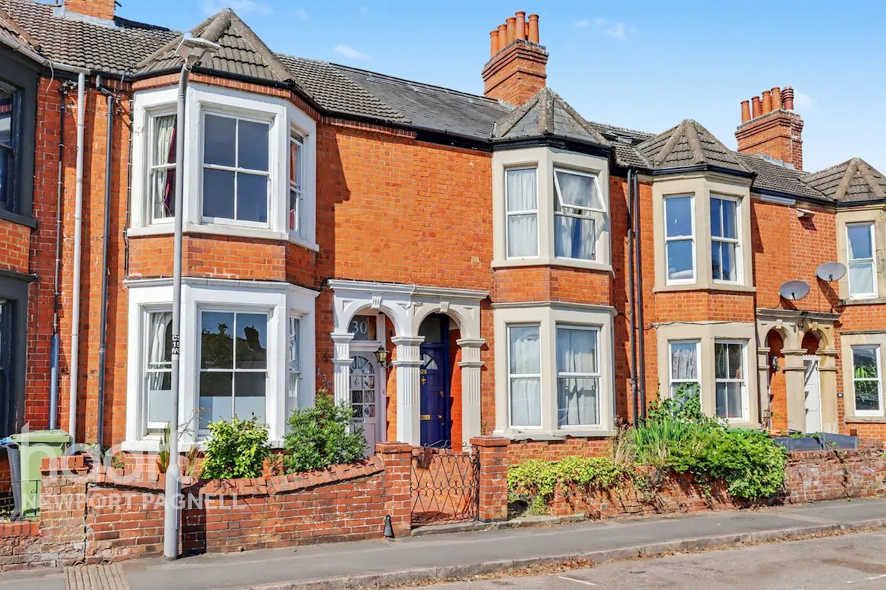 3 bed character property for sale, Cambridge Street, Milton Keynes, MK12