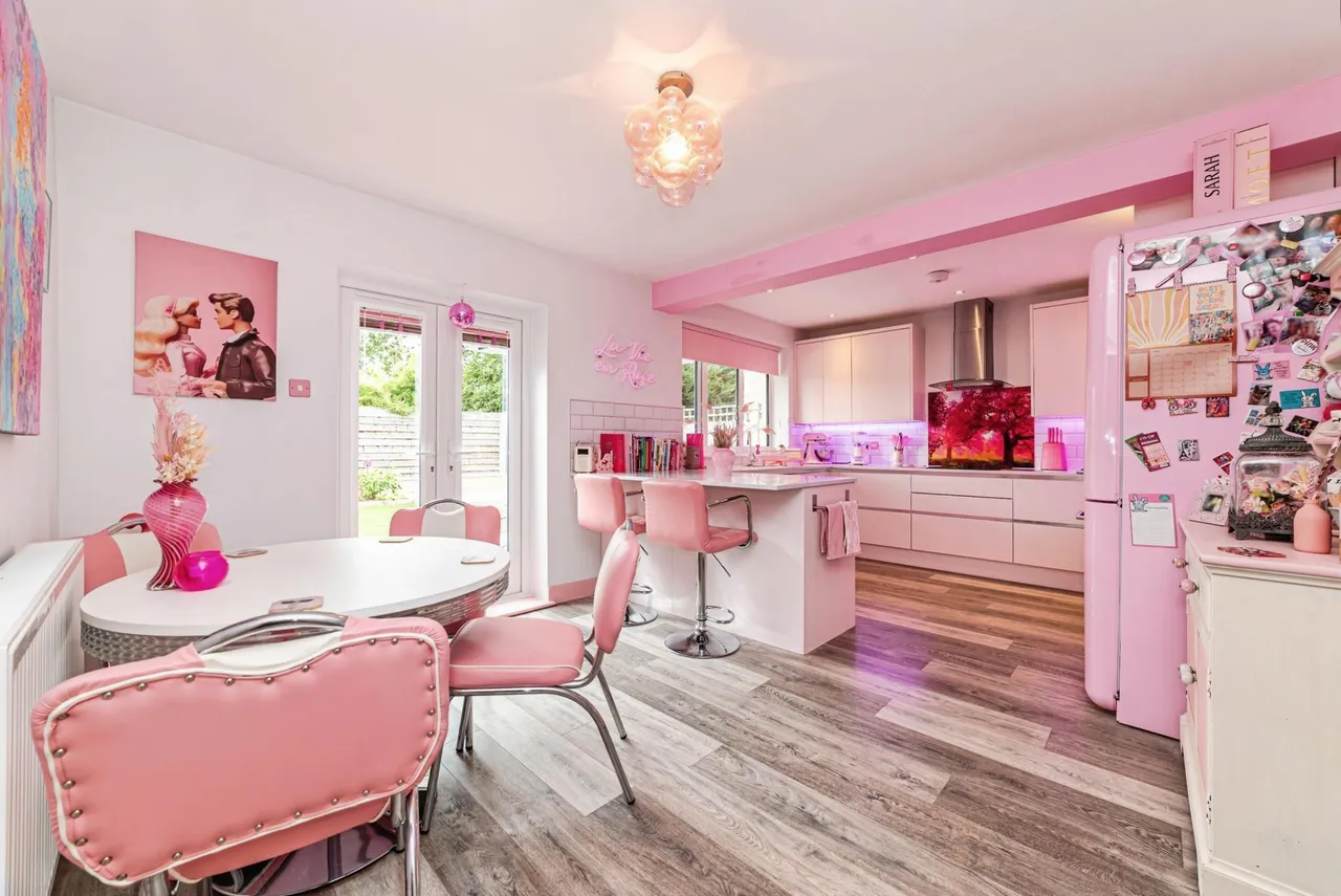 Brookside, Sandhurst, GU47, photo 3